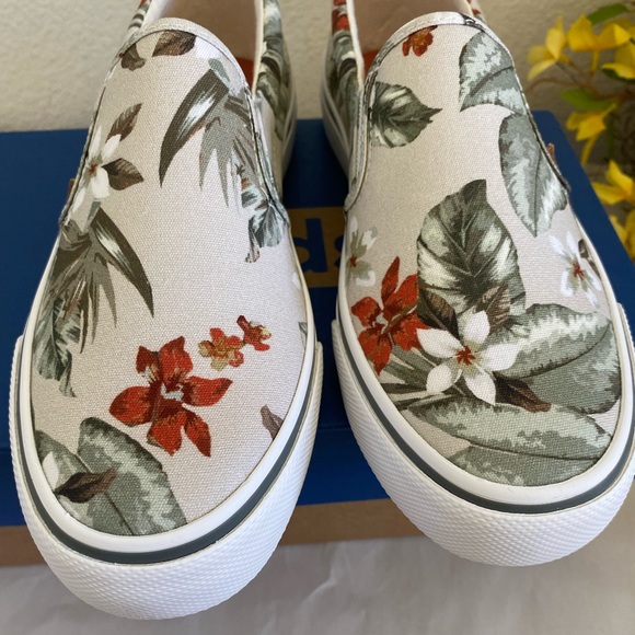 Keds Women’s Slip- On Tropical Shoes - Picture 6 of 10